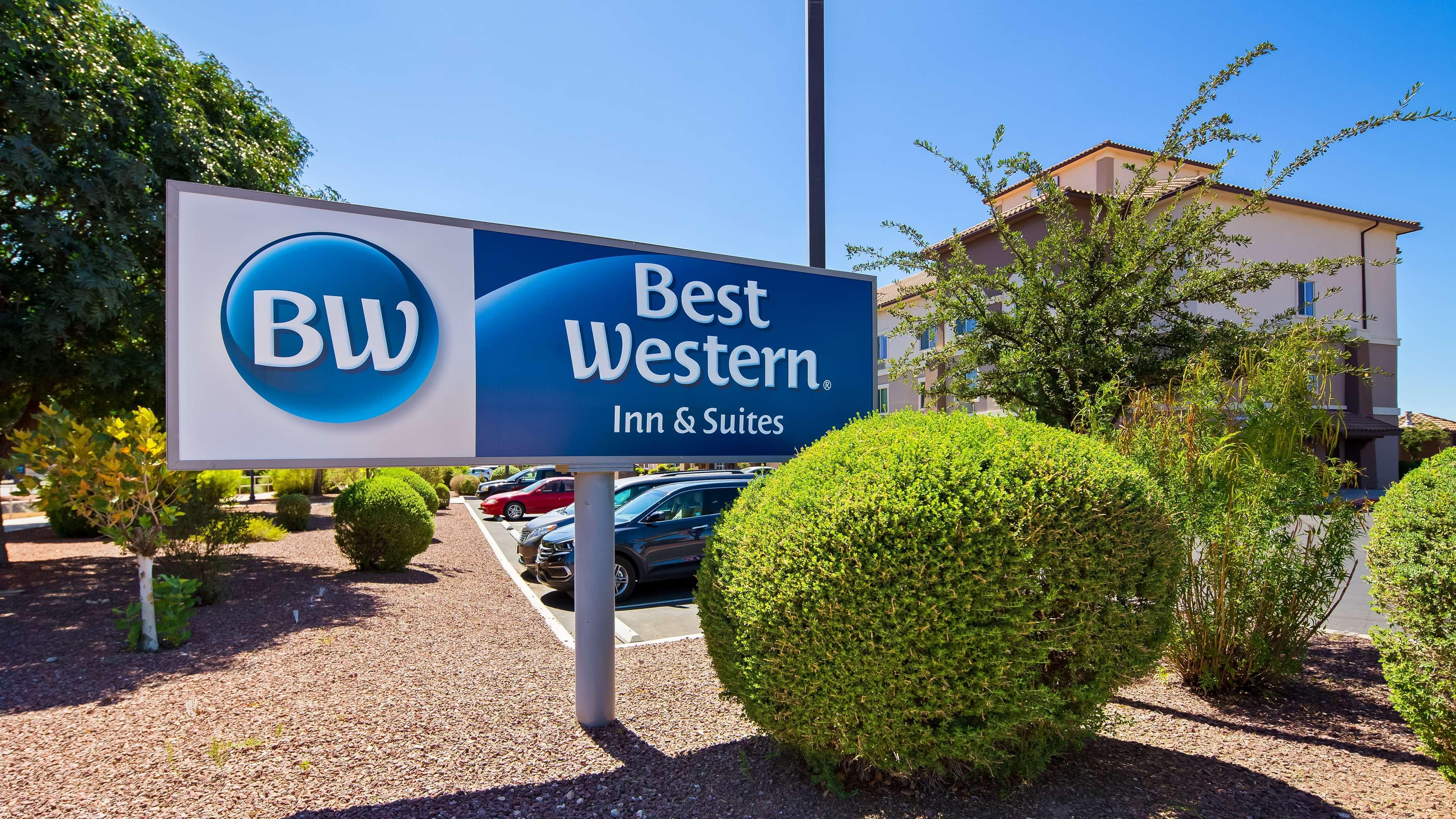 Best Western Douglas Inn & Suites Ngoại thất bức ảnh