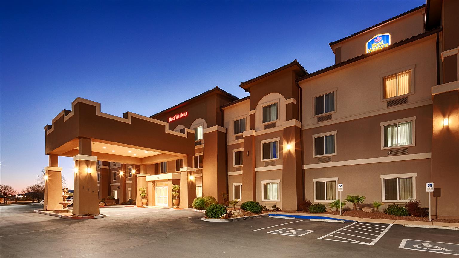 Best Western Douglas Inn & Suites Ngoại thất bức ảnh
