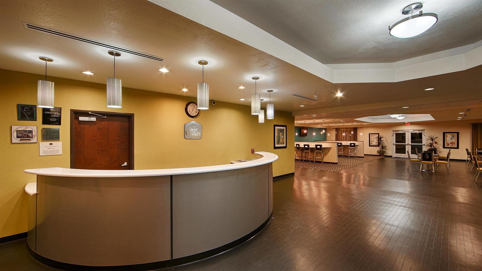 Best Western Douglas Inn & Suites Ngoại thất bức ảnh
